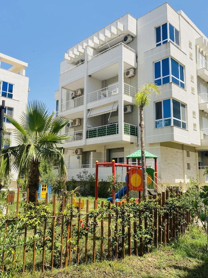 Madernas Bernad Apartment โอริคูม ภายนอก รูปภาพ