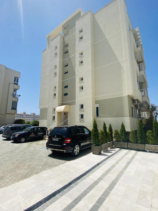 Madernas Bernad Apartment โอริคูม ภายนอก รูปภาพ