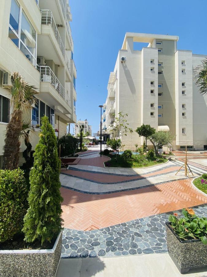 Madernas Bernad Apartment โอริคูม ภายนอก รูปภาพ